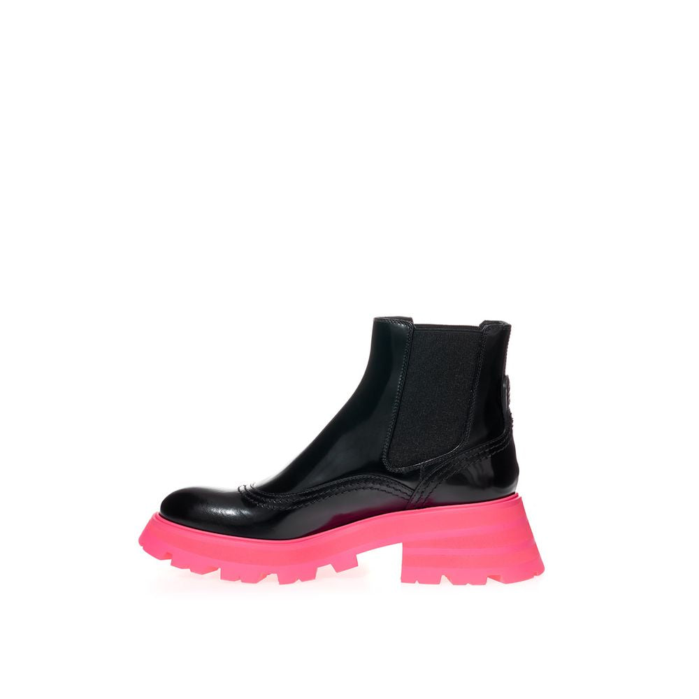 Alexander McQueen Elegant Black Leather Boots - Ginchy